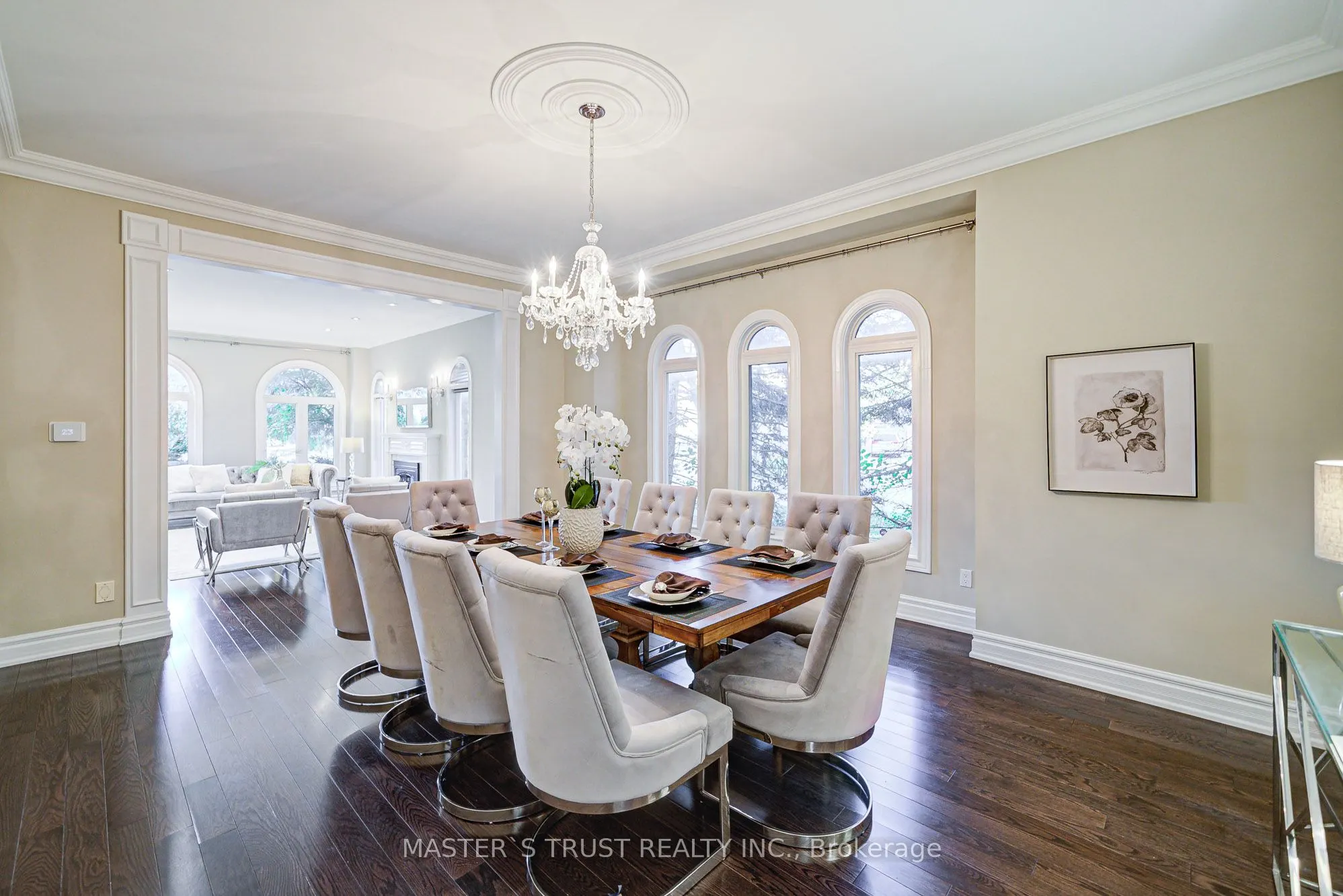 2 Lytton Boulevard