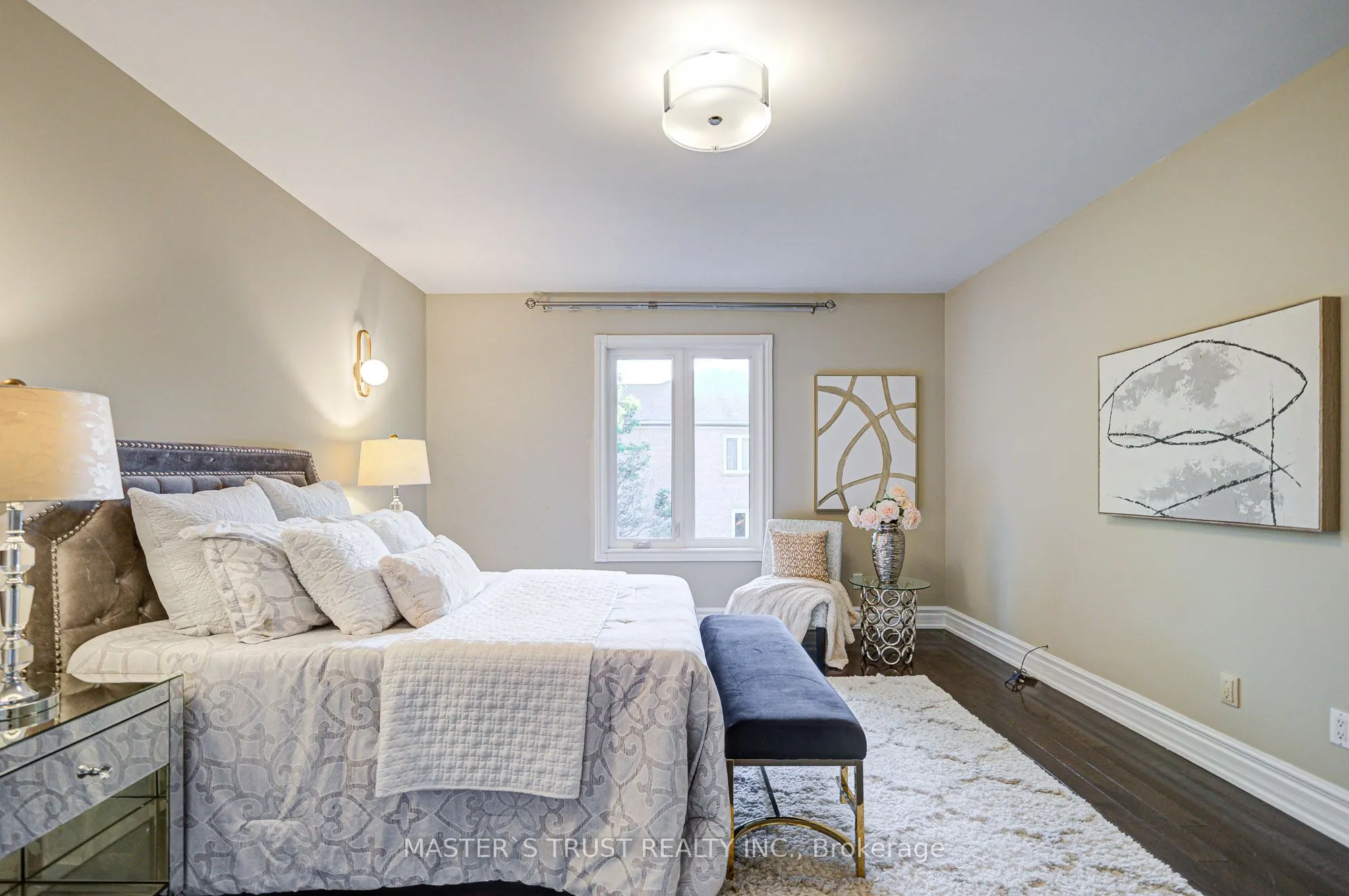 2 Lytton Boulevard