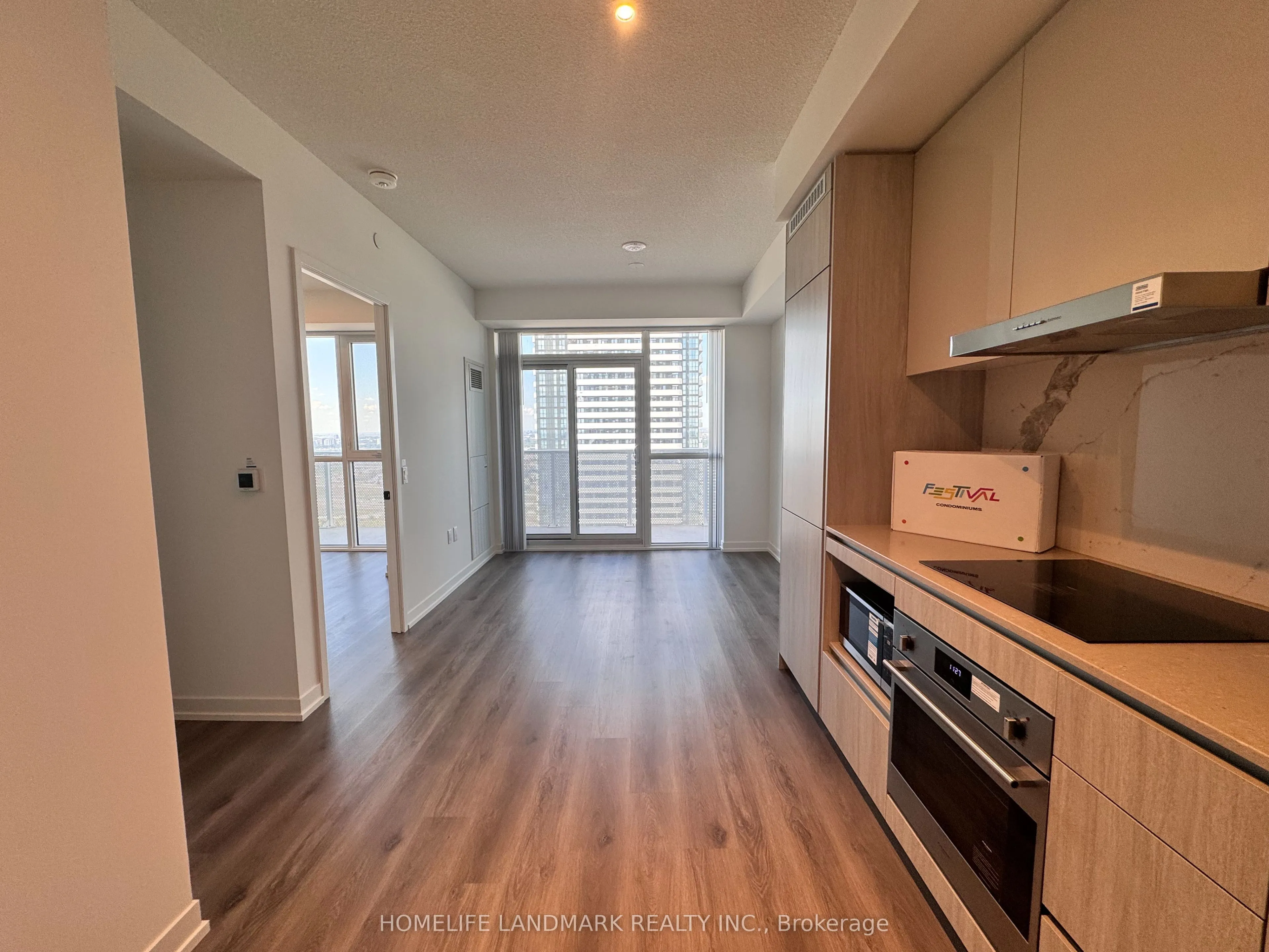 28 Interchange Way, #3701