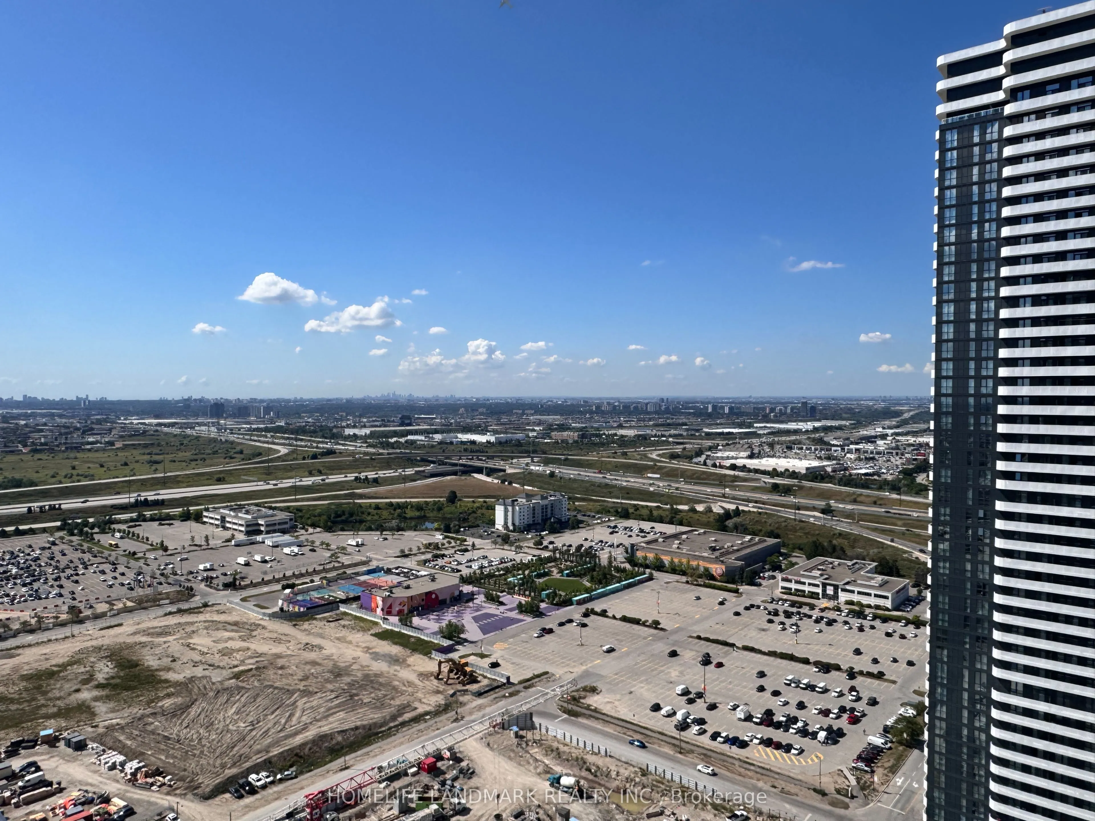 28 Interchange Way, #3701