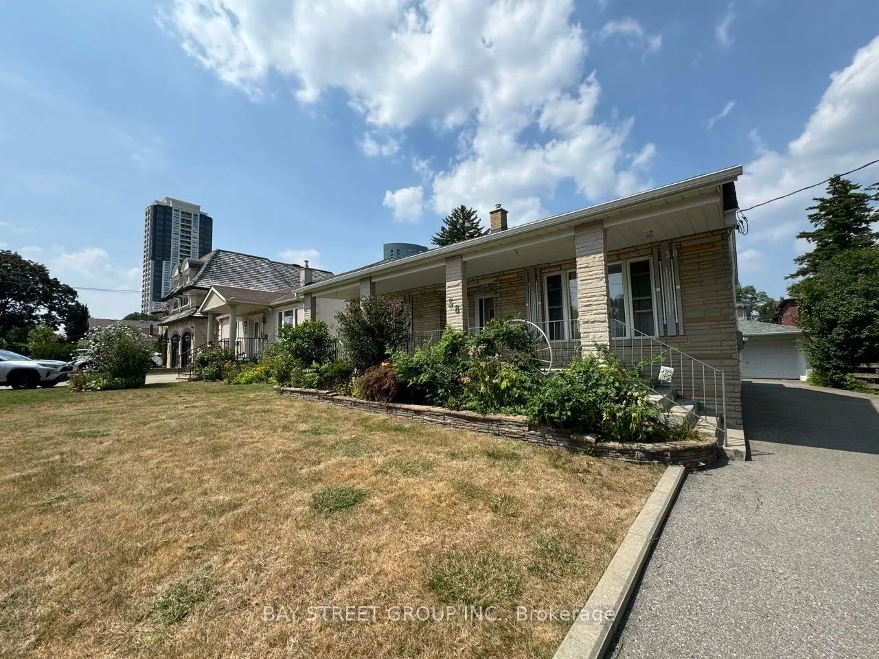 38 Woodward Avenue