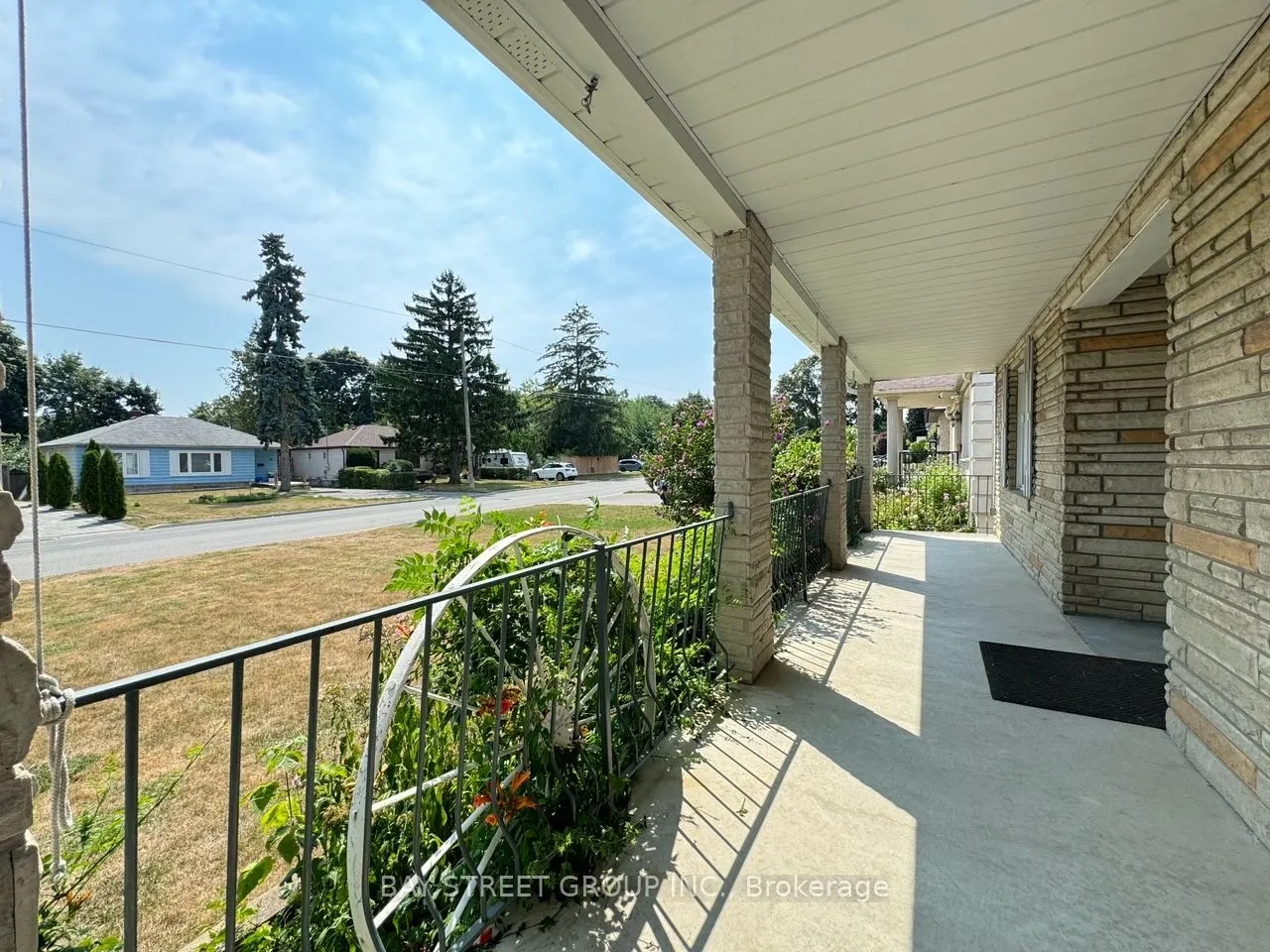 38 Woodward Avenue
