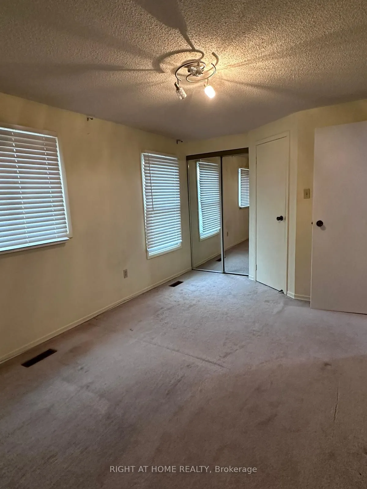130 Dunbar Crescent