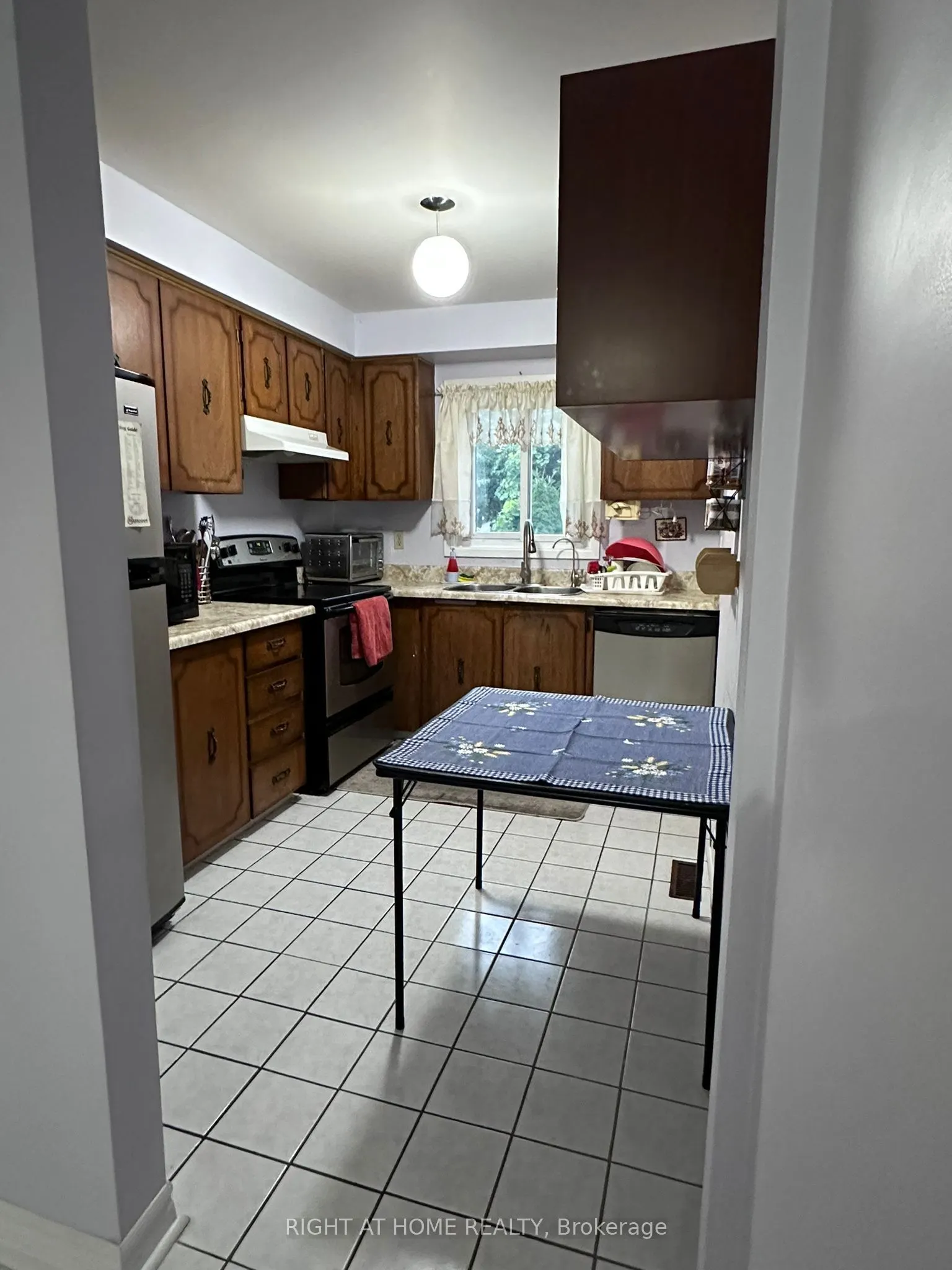 130 Dunbar Crescent
