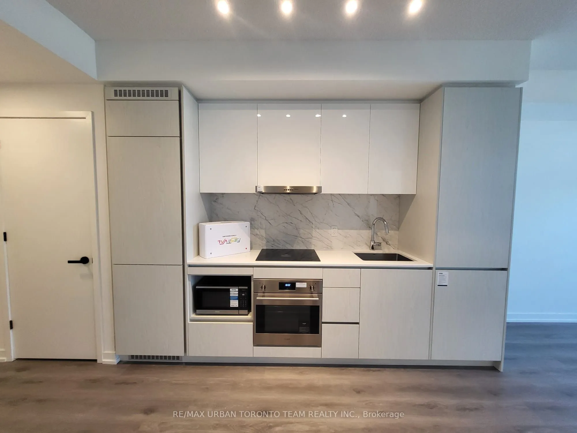 28 Interchange Way, #3609