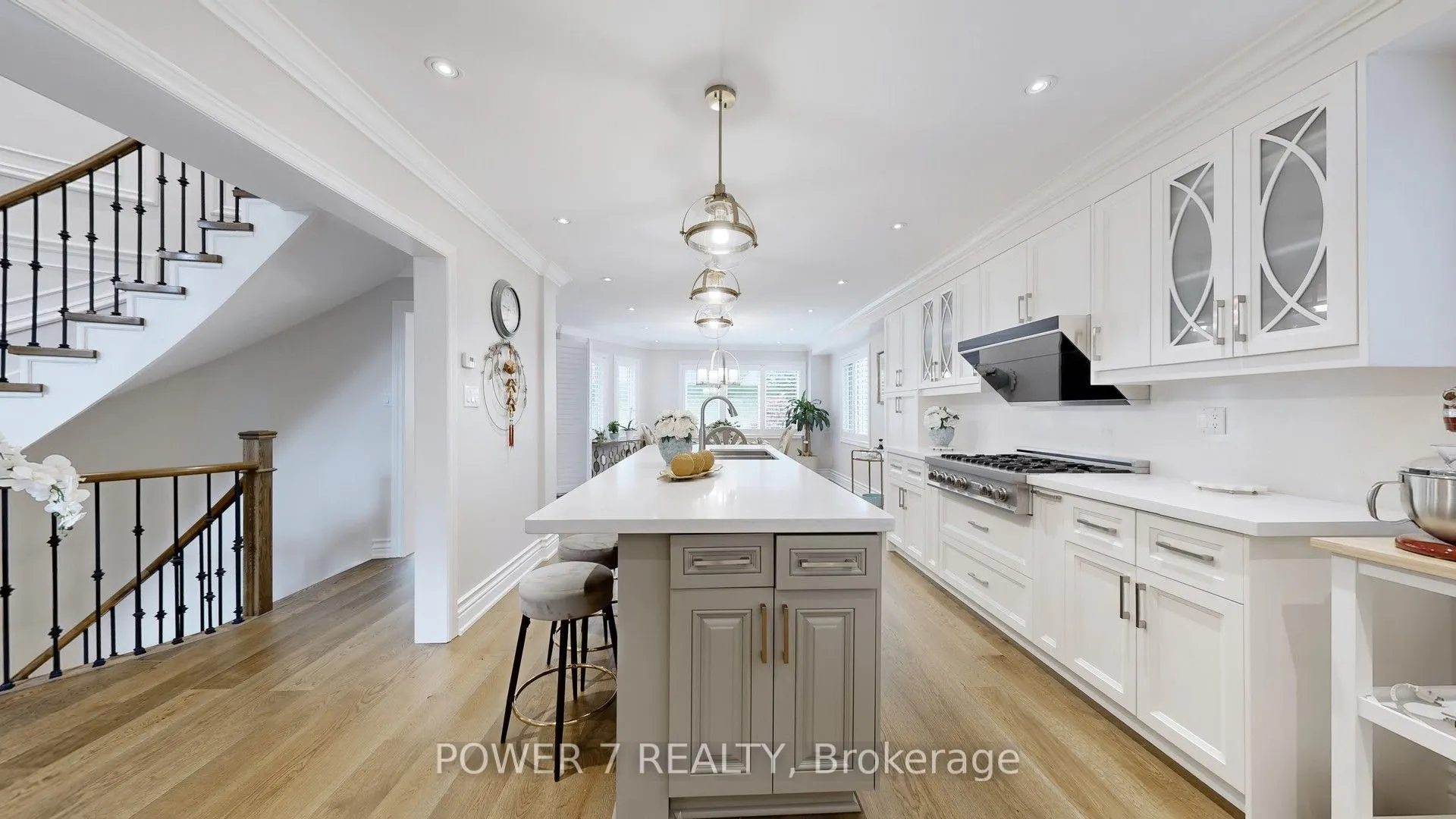 1098 Secretariate Road