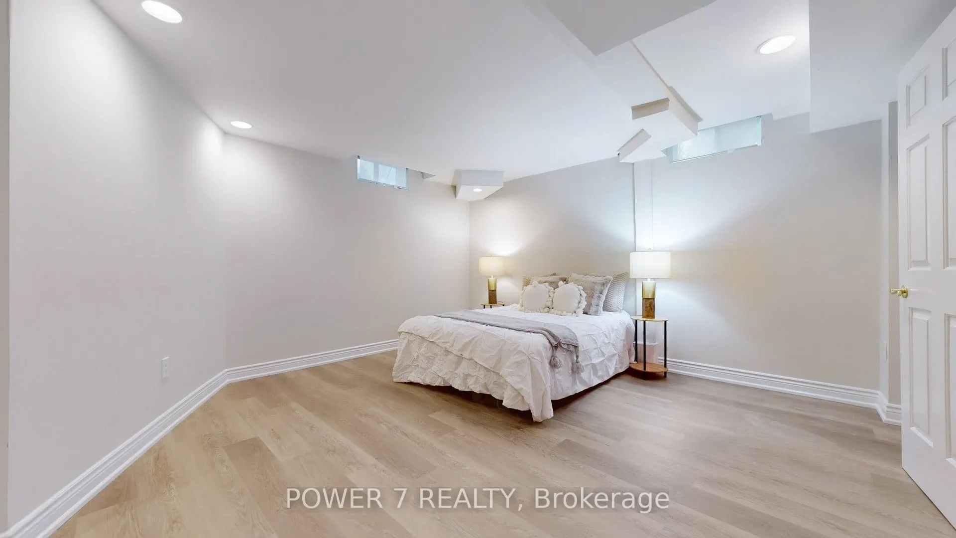 1098 Secretariate Road