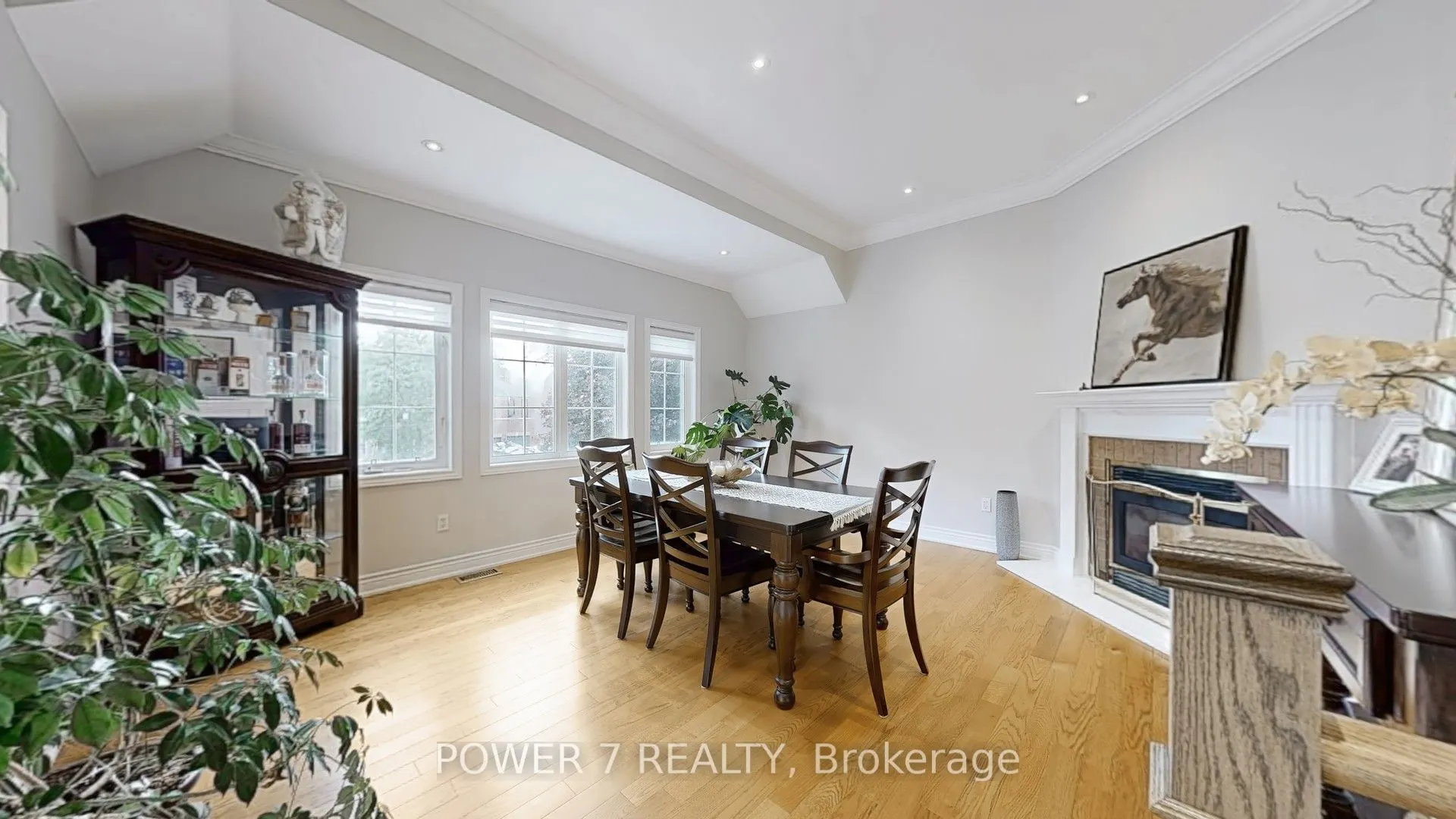 1098 Secretariate Road
