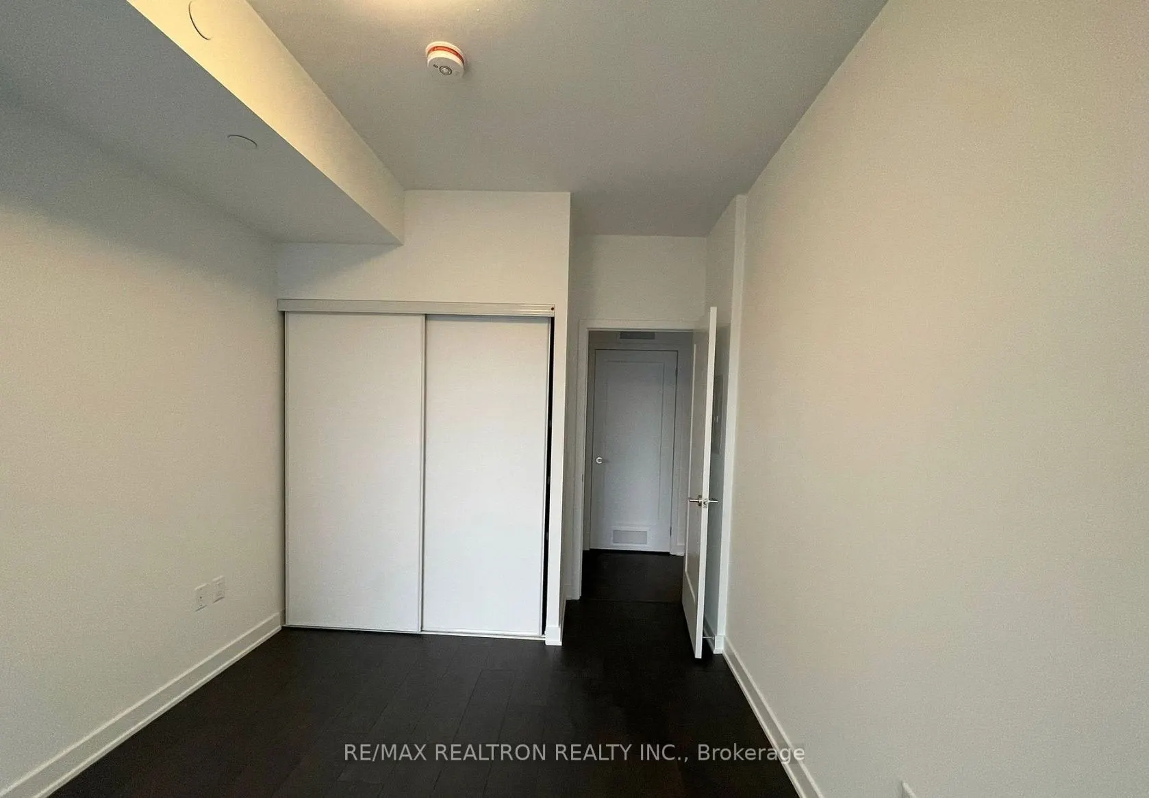 95 Oneida Crescent, #1106