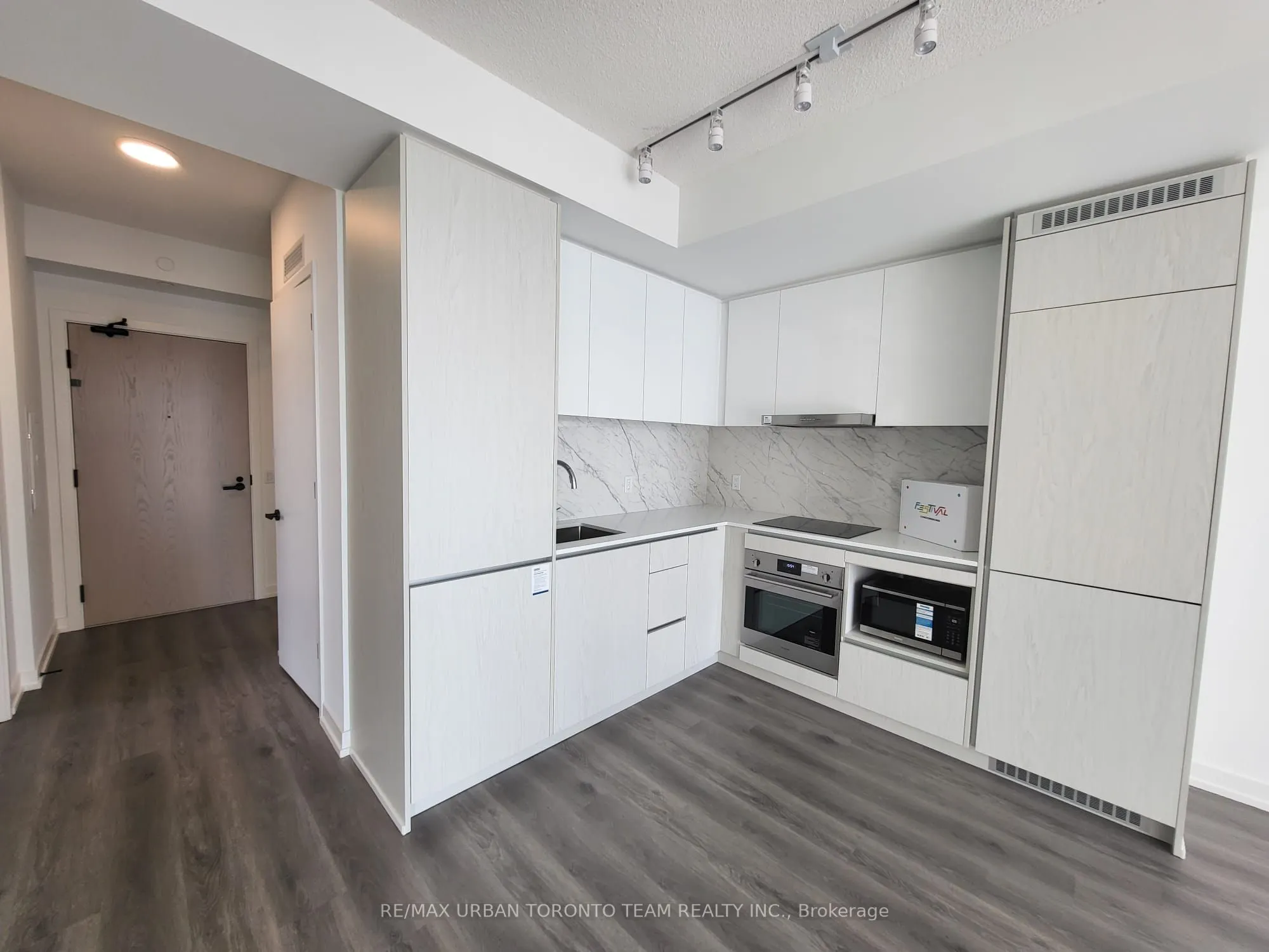 28 Interchange Way, #3603