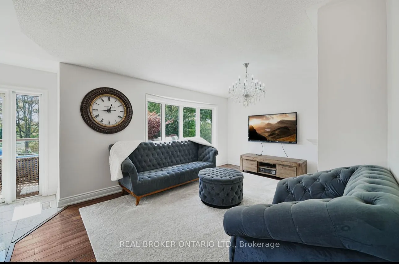 39 Woodroof Crescent