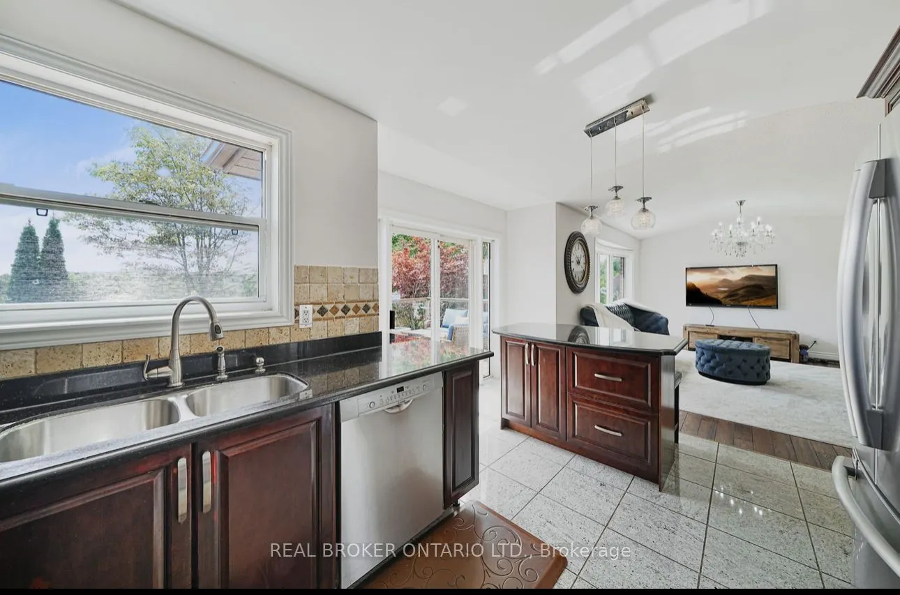 39 Woodroof Crescent