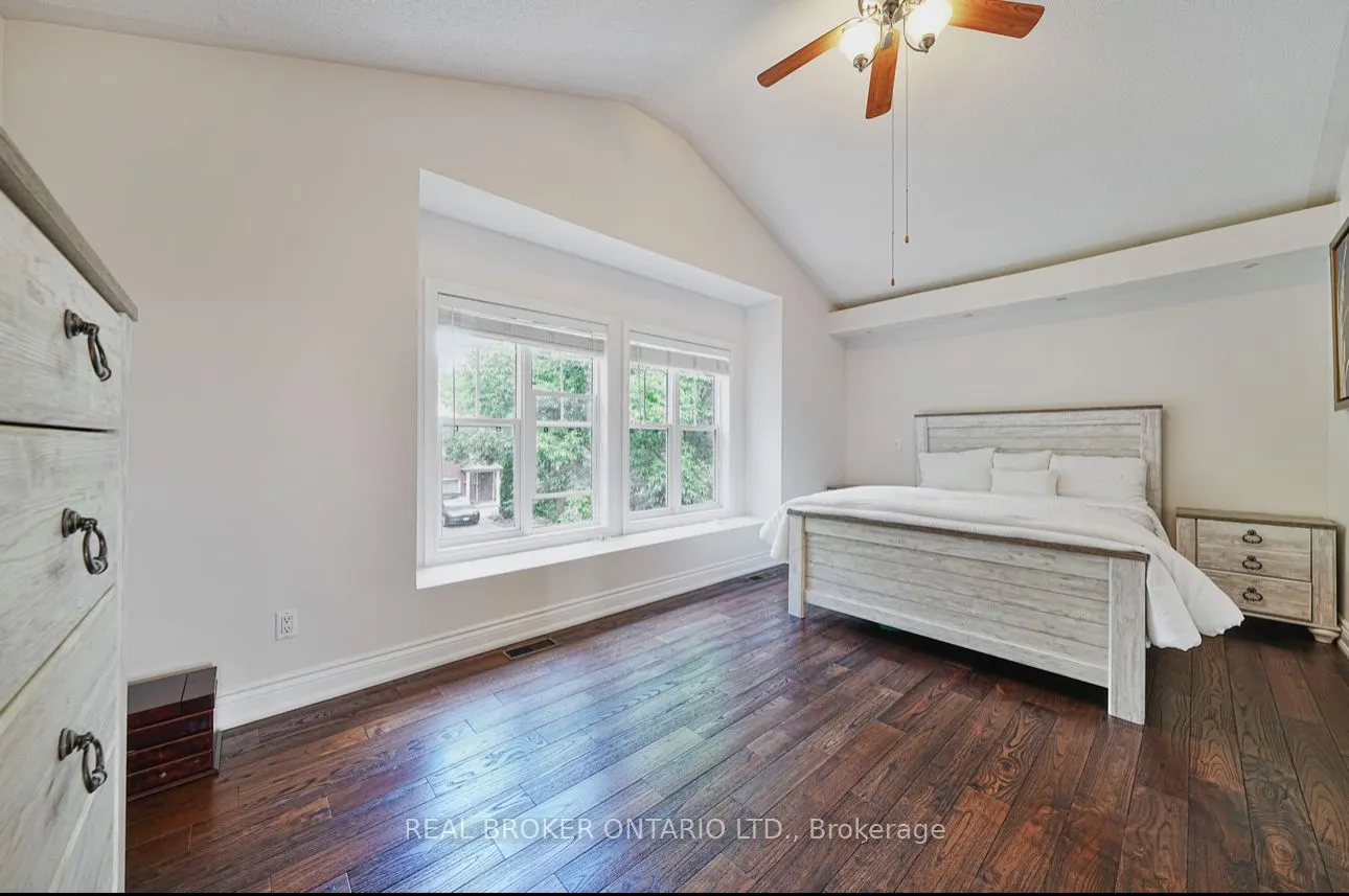 39 Woodroof Crescent