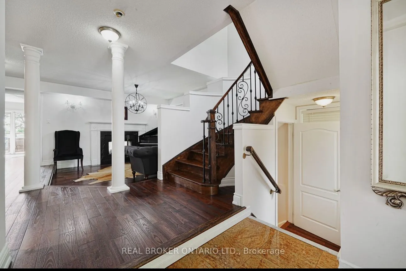 39 Woodroof Crescent