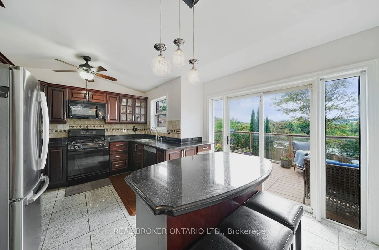39 Woodroof Crescent