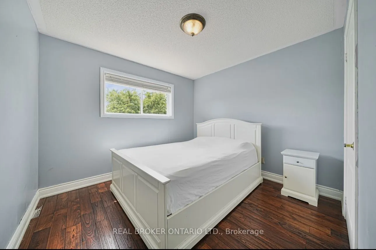 39 Woodroof Crescent
