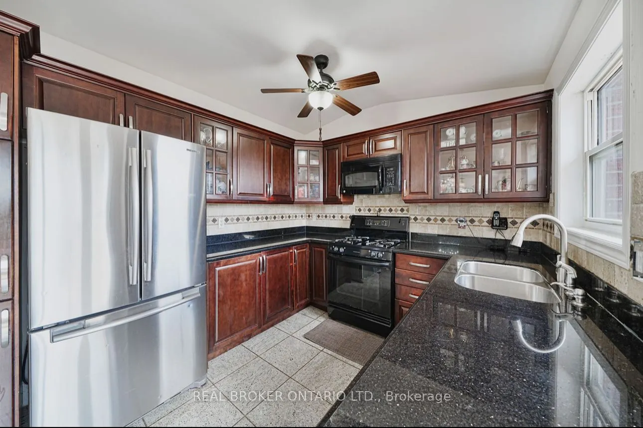 39 Woodroof Crescent