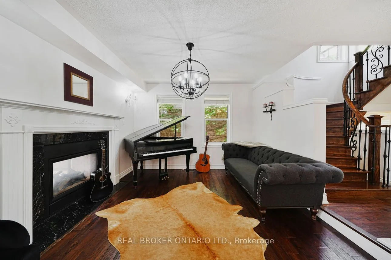 39 Woodroof Crescent