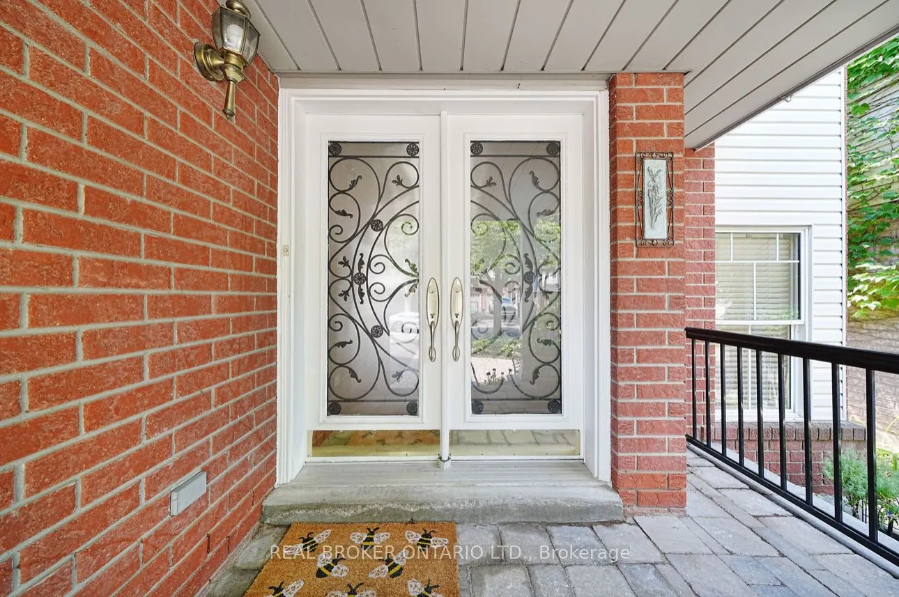 39 Woodroof Crescent