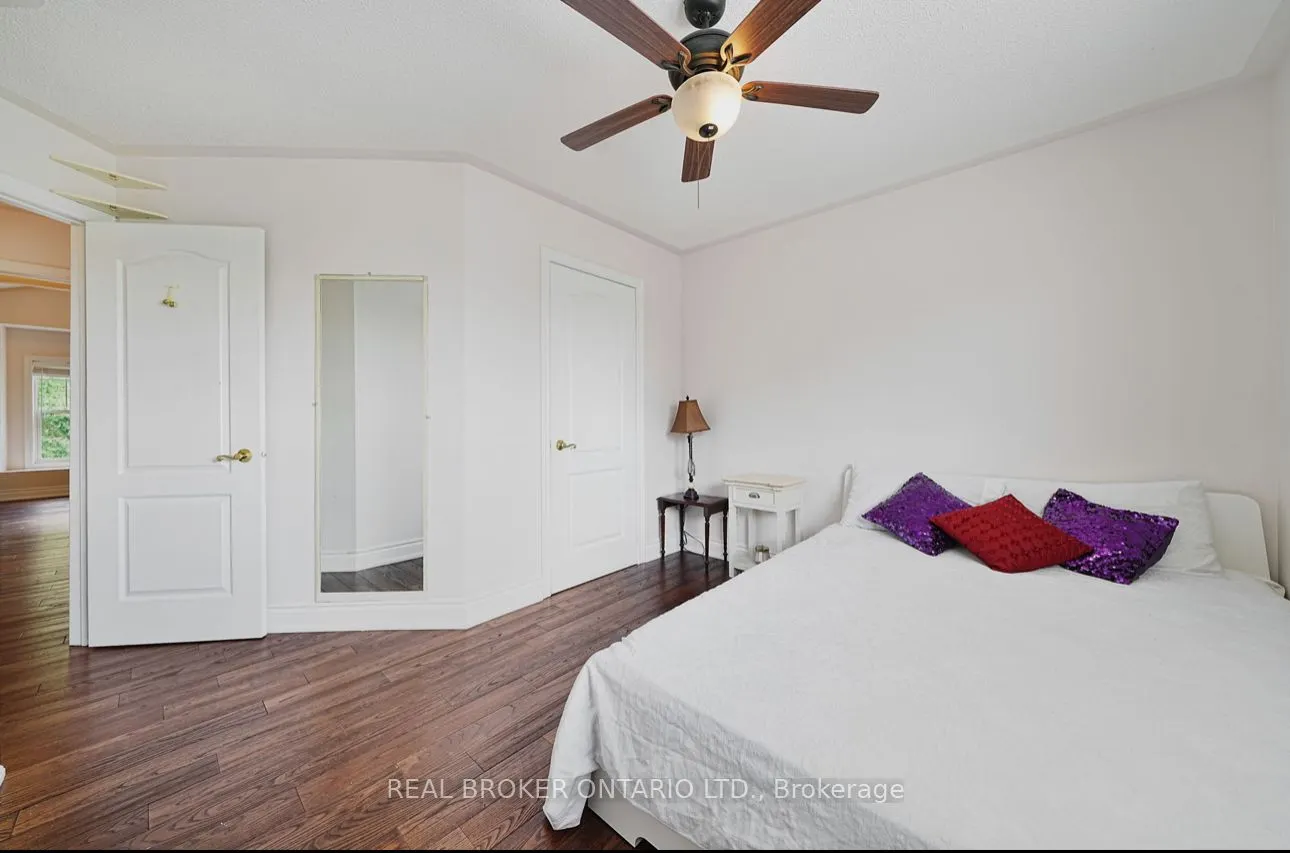 39 Woodroof Crescent