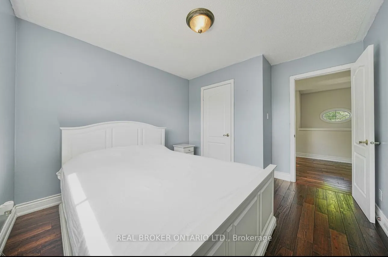39 Woodroof Crescent