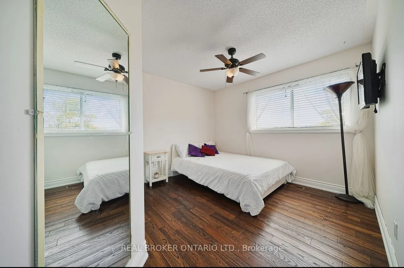 39 Woodroof Crescent