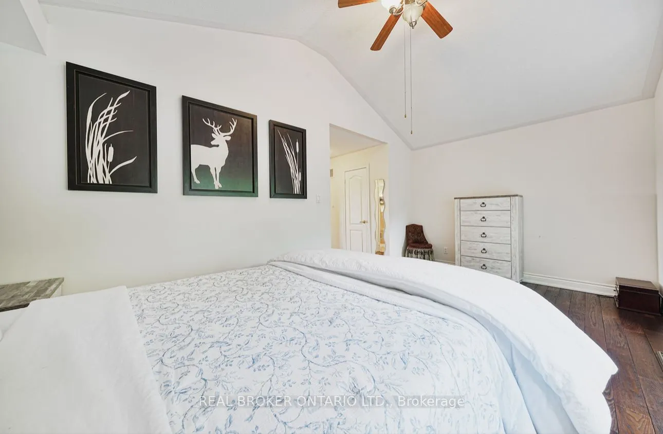 39 Woodroof Crescent