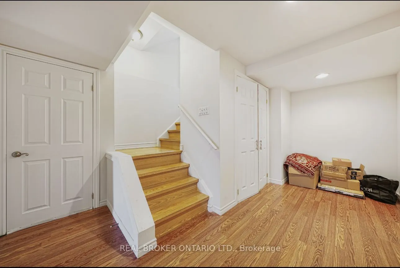 39 Woodroof Crescent
