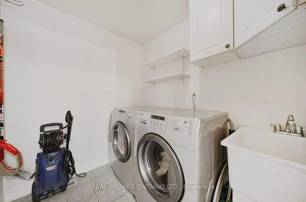 39 Woodroof Crescent