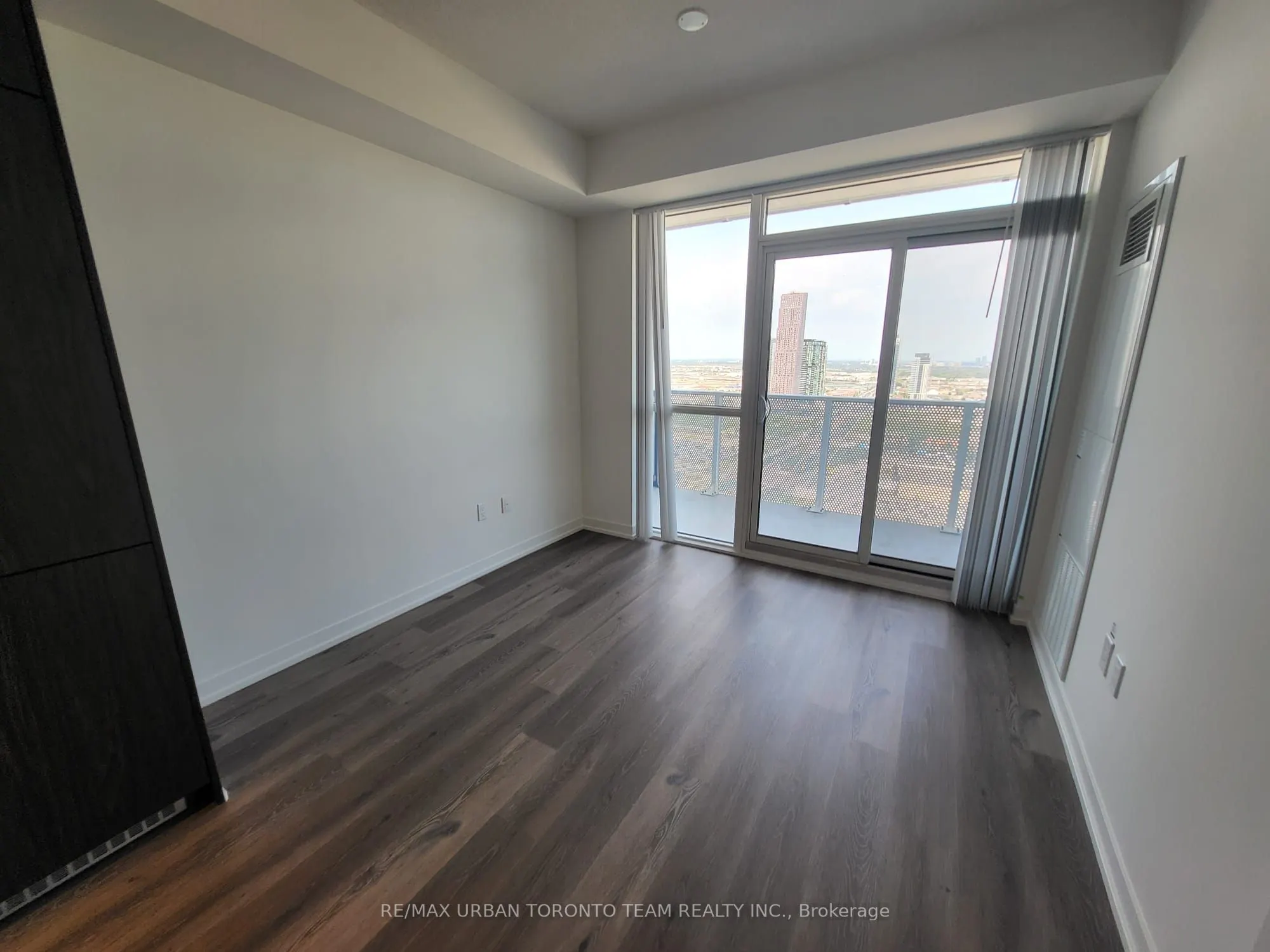 28 Interchange Way, #3607