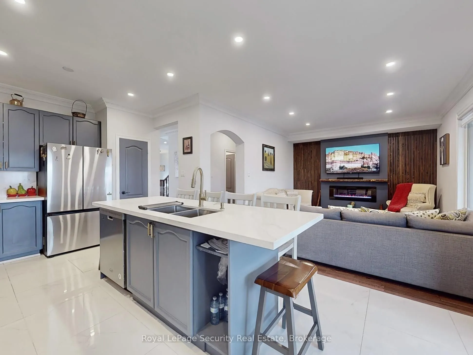 128 Daiseyfield Crescent