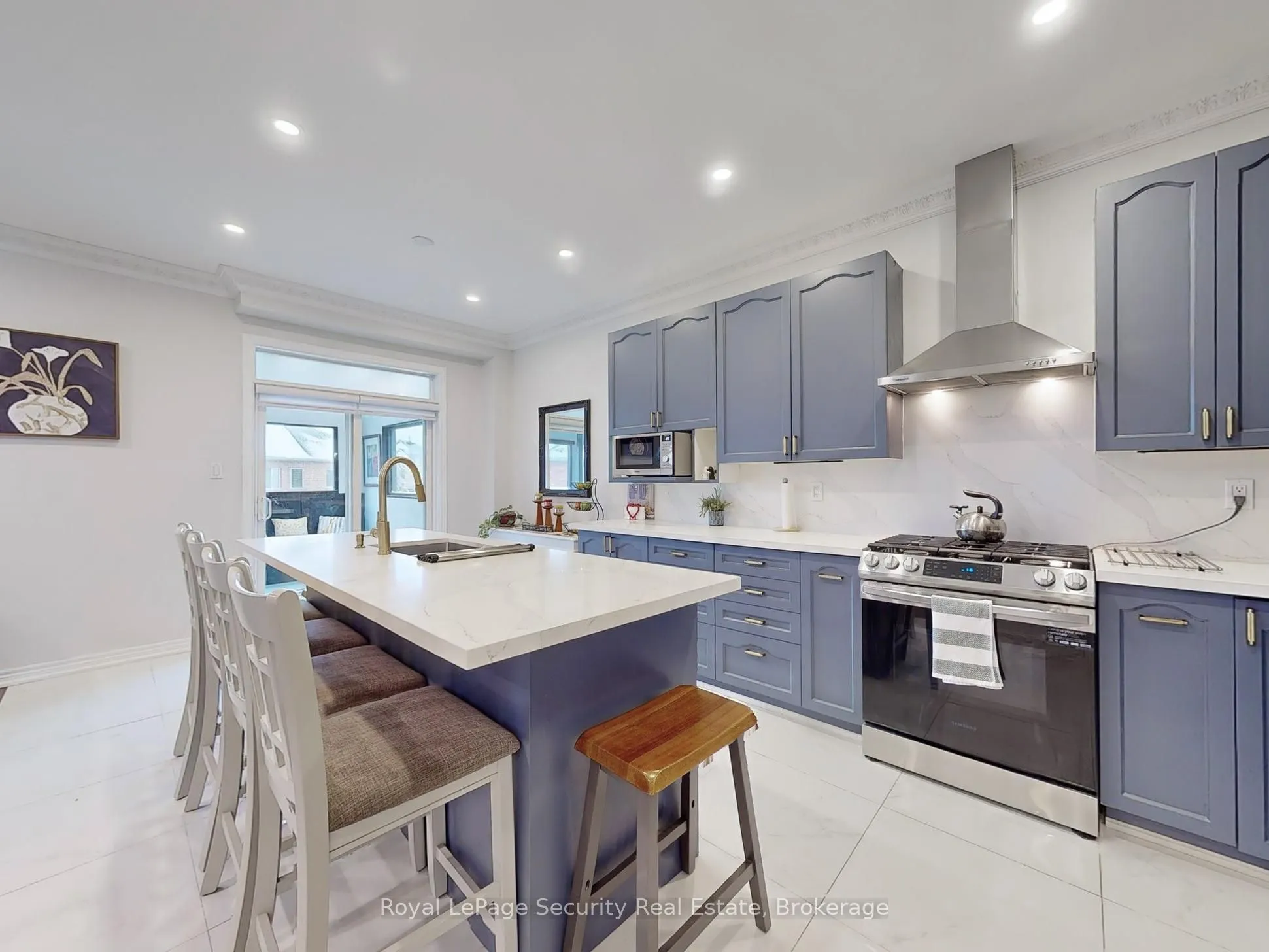 128 Daiseyfield Crescent