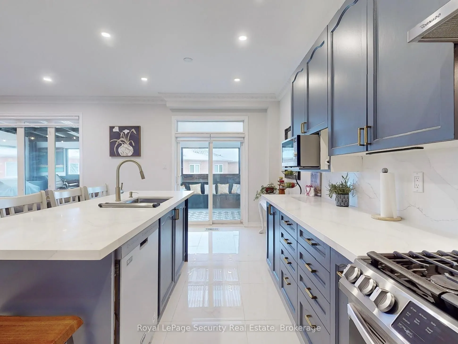128 Daiseyfield Crescent