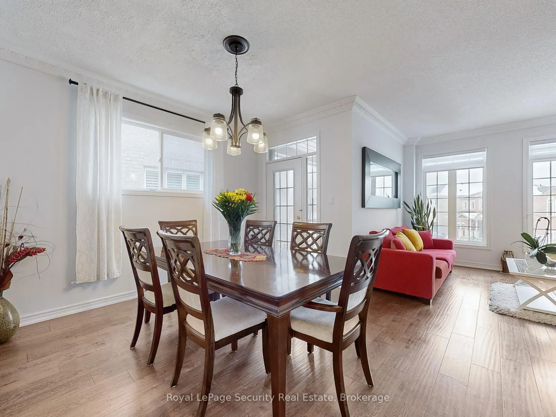 128 Daiseyfield Crescent