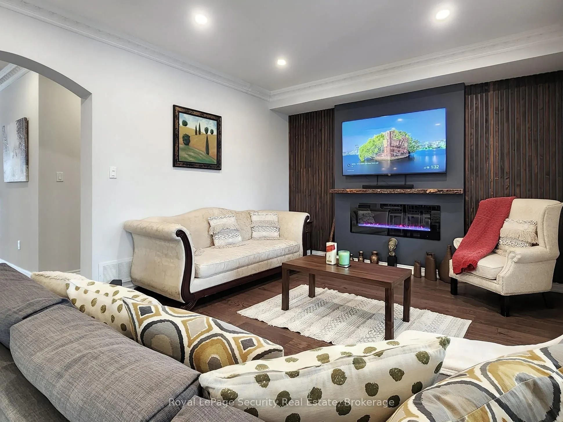 128 Daiseyfield Crescent