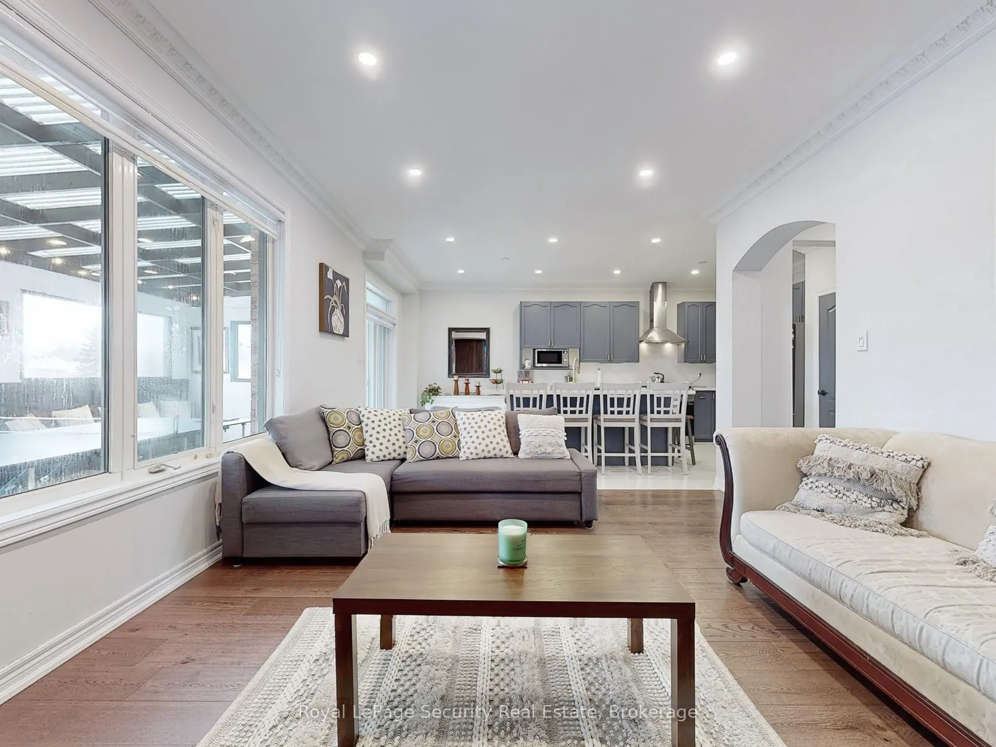 128 Daiseyfield Crescent