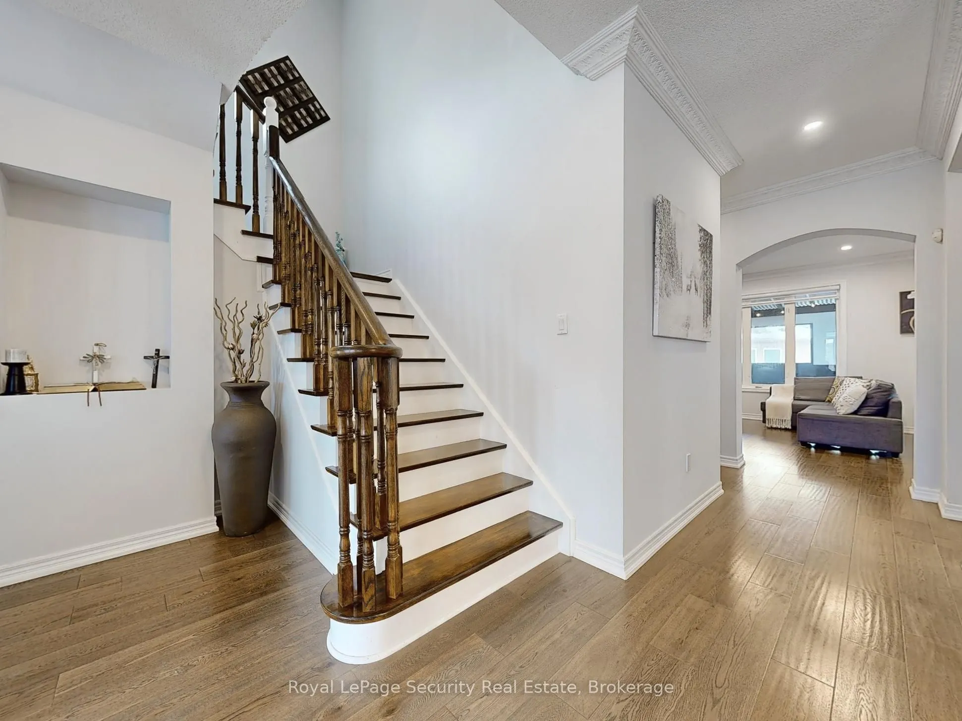 128 Daiseyfield Crescent