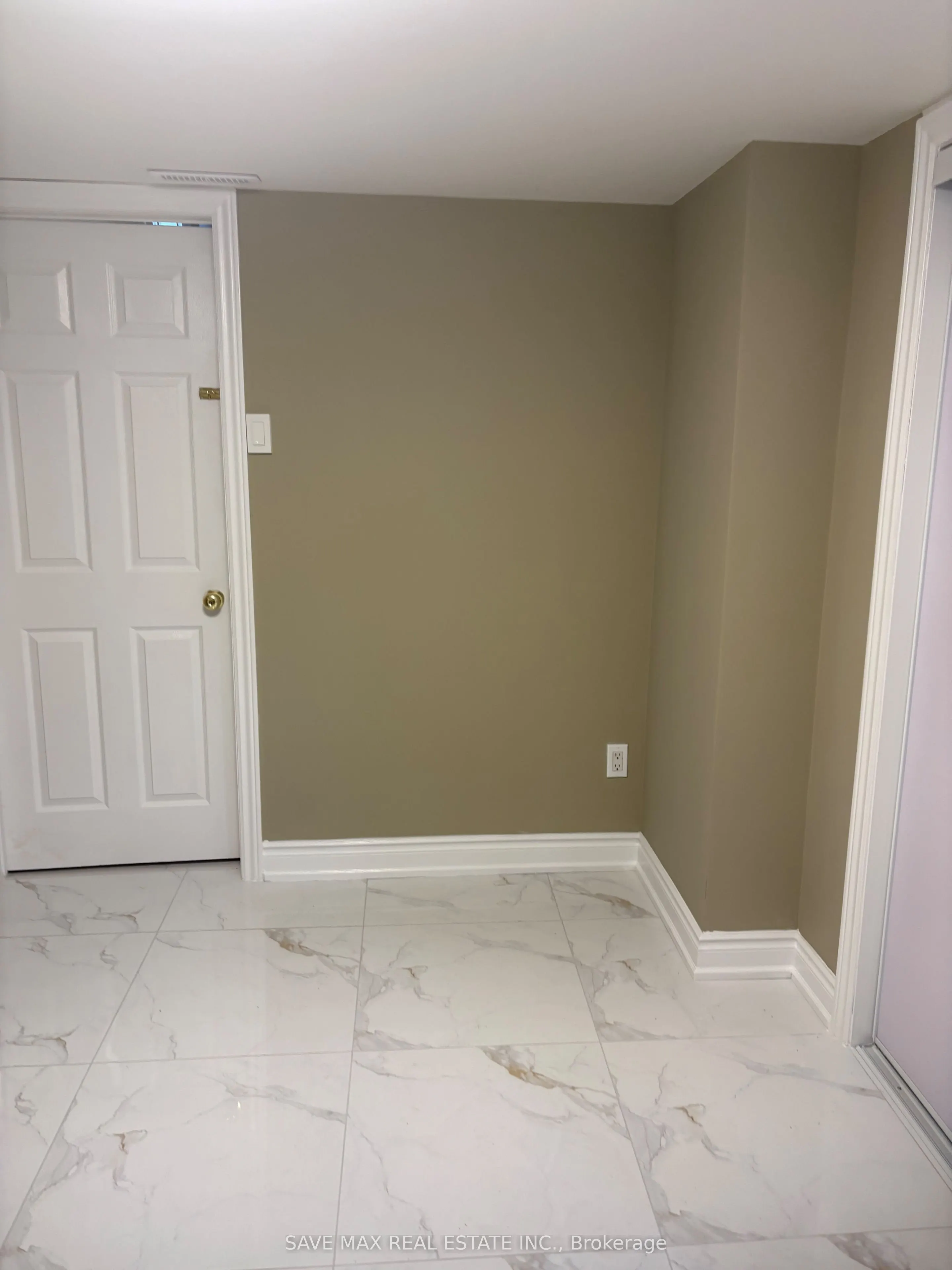 42 skylark Drive, #basement