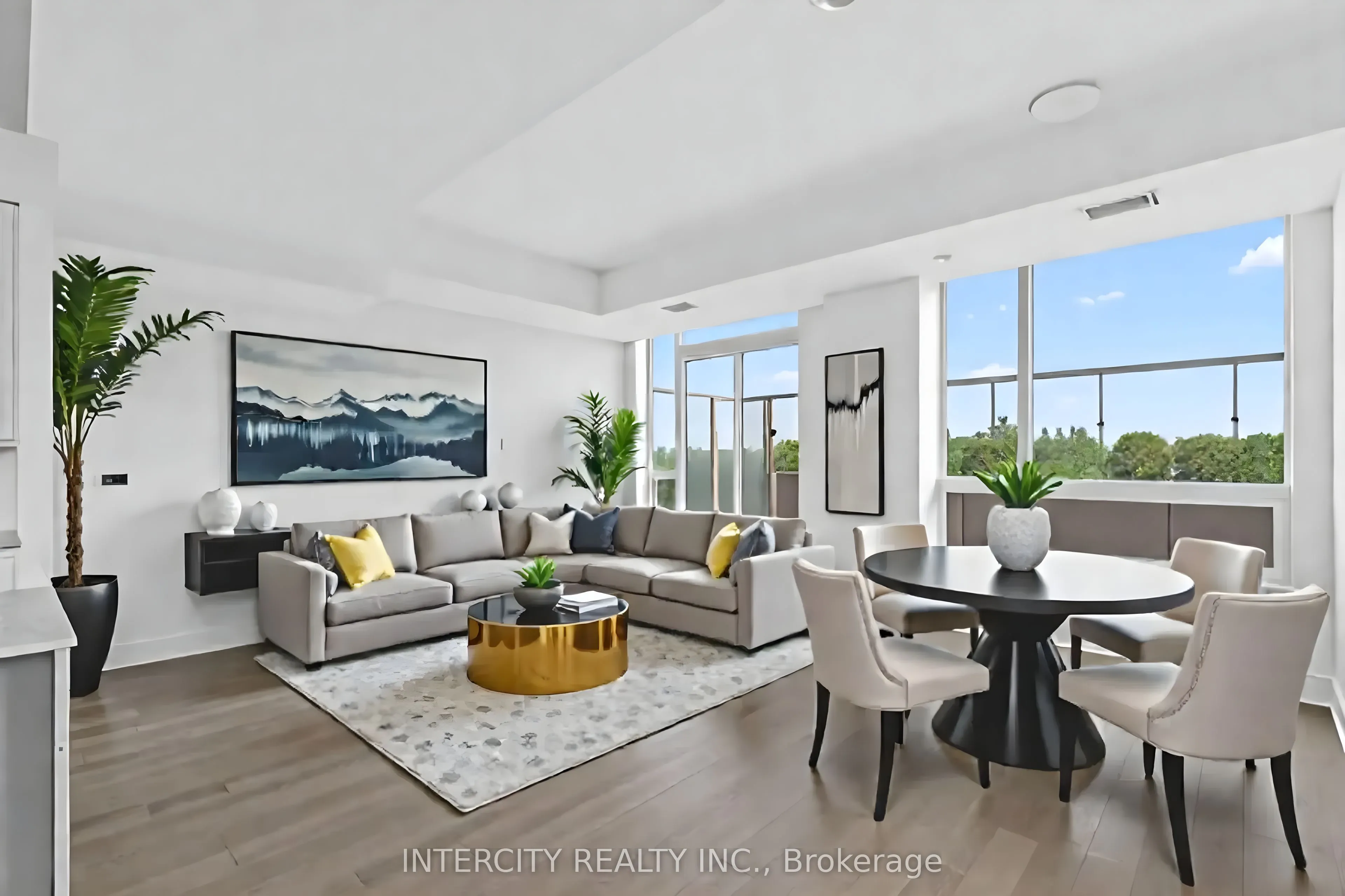 2075 King Road, #516