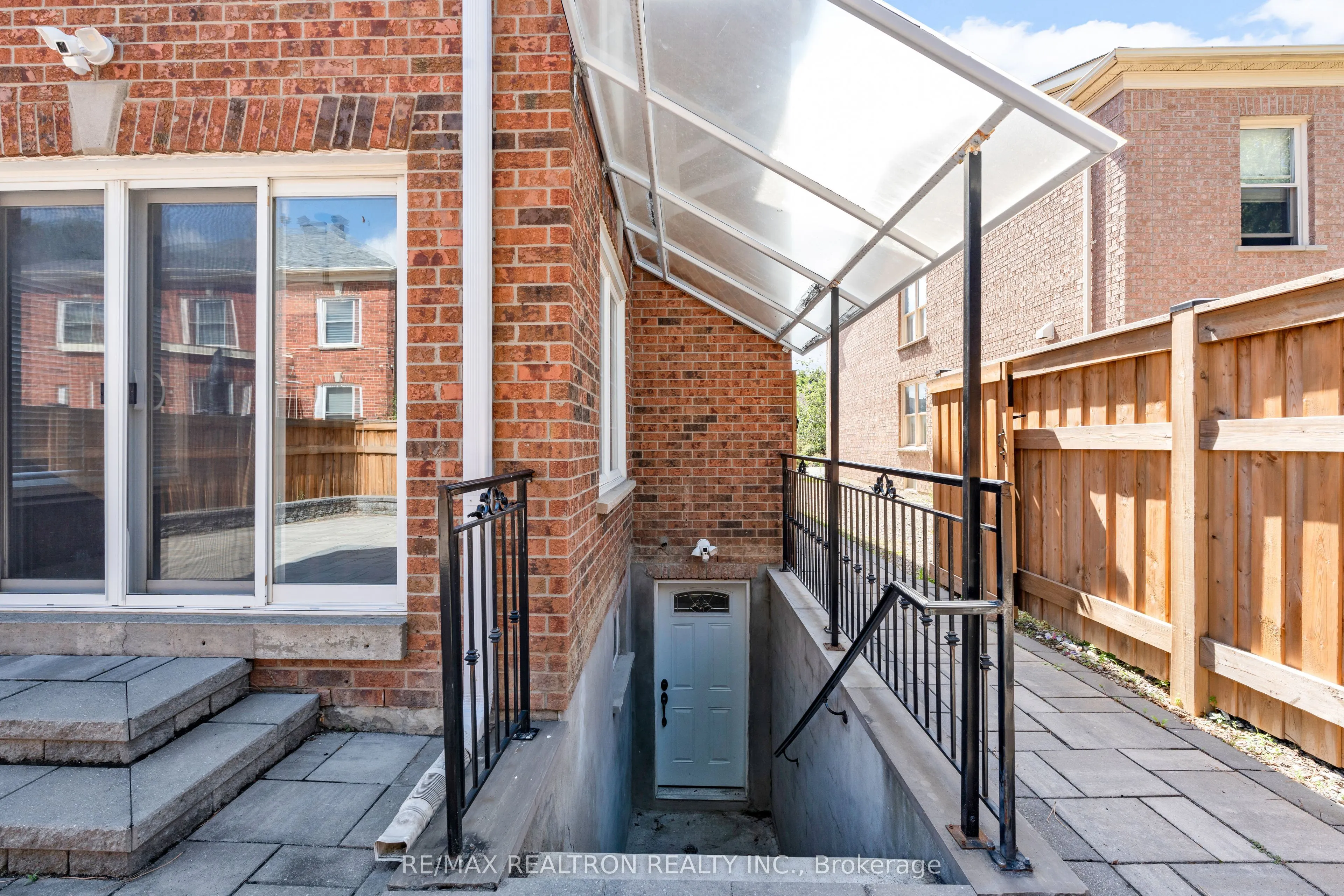26 Cowles Court