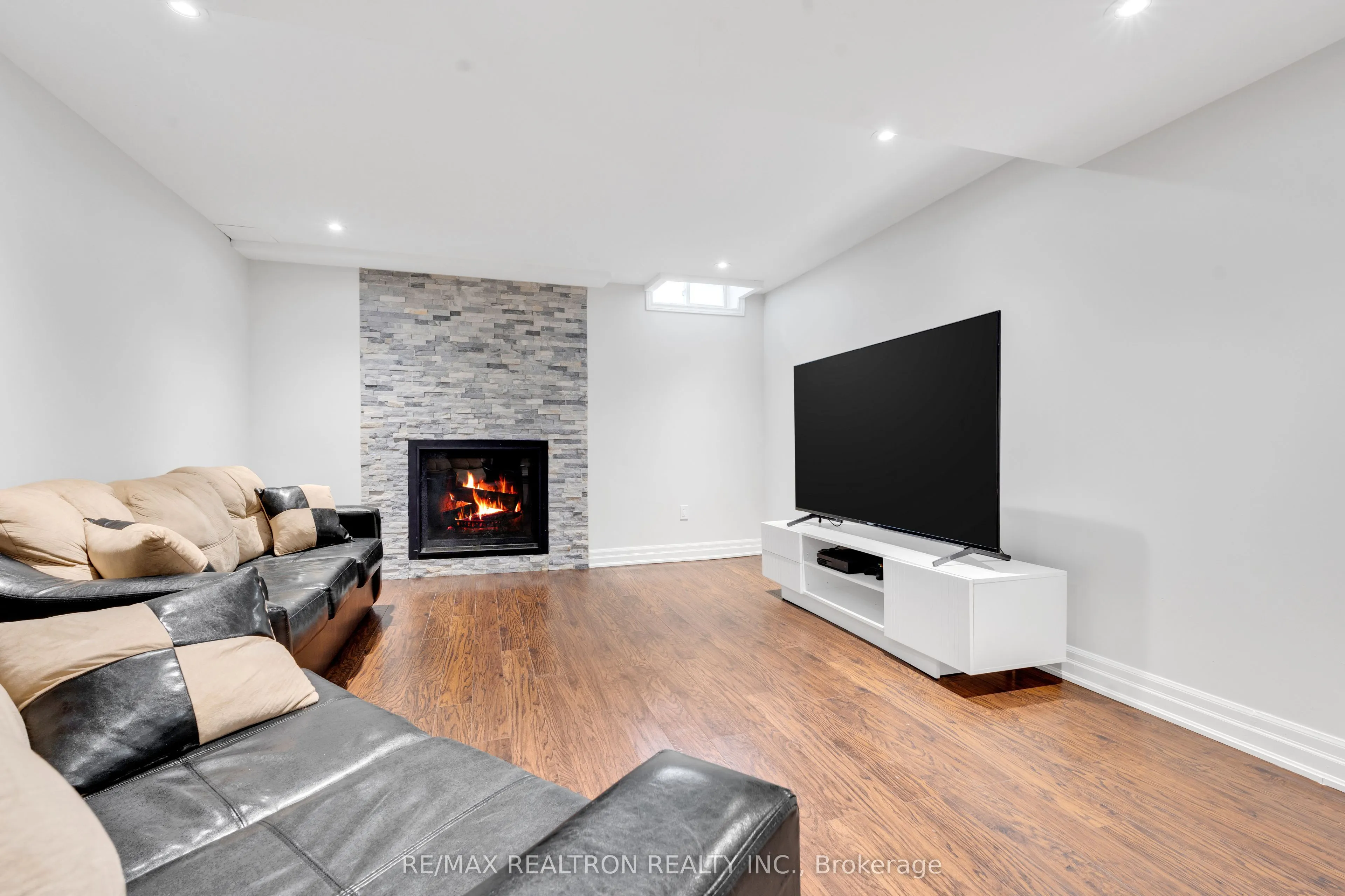 26 Cowles Court