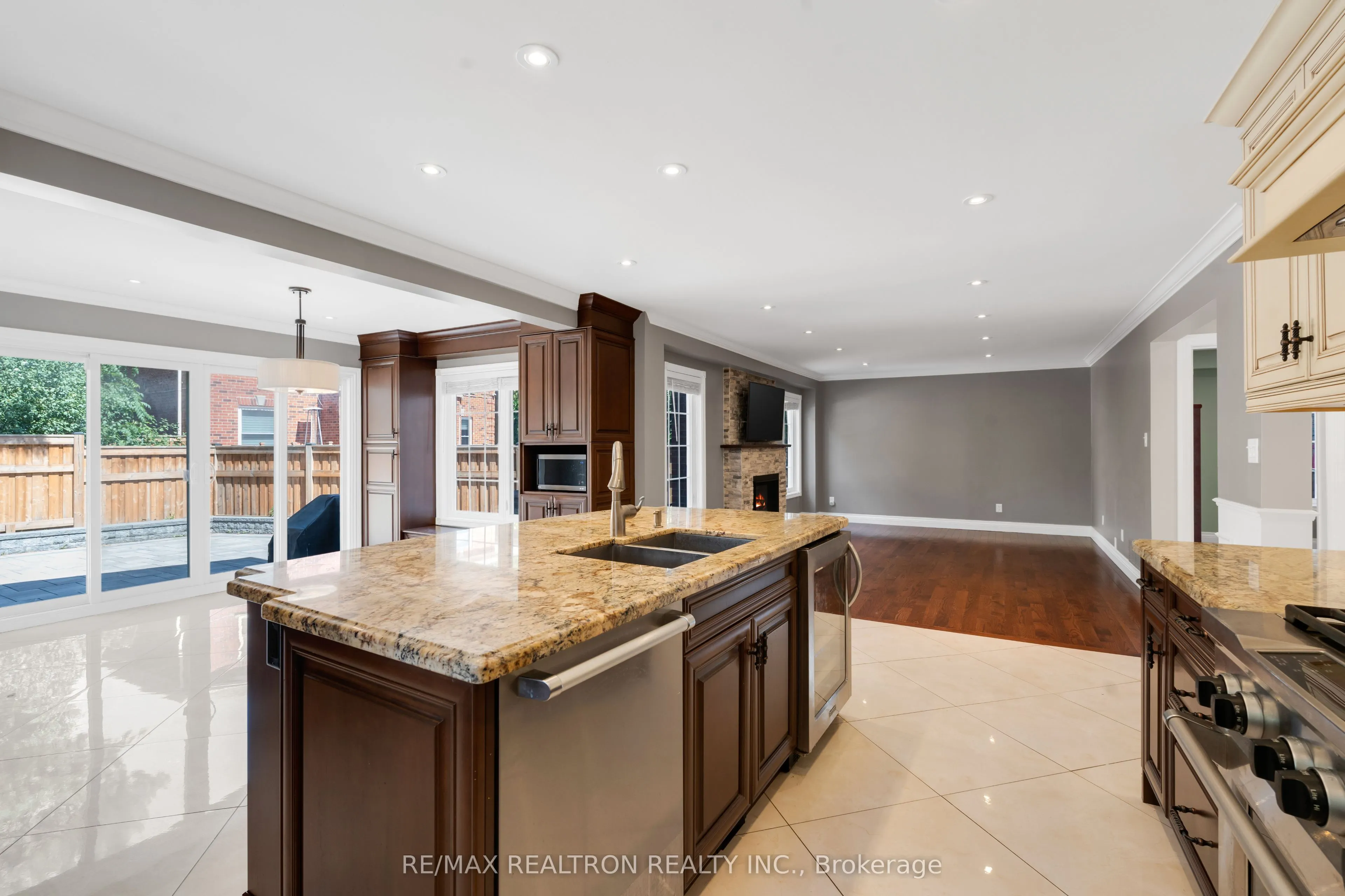 26 Cowles Court