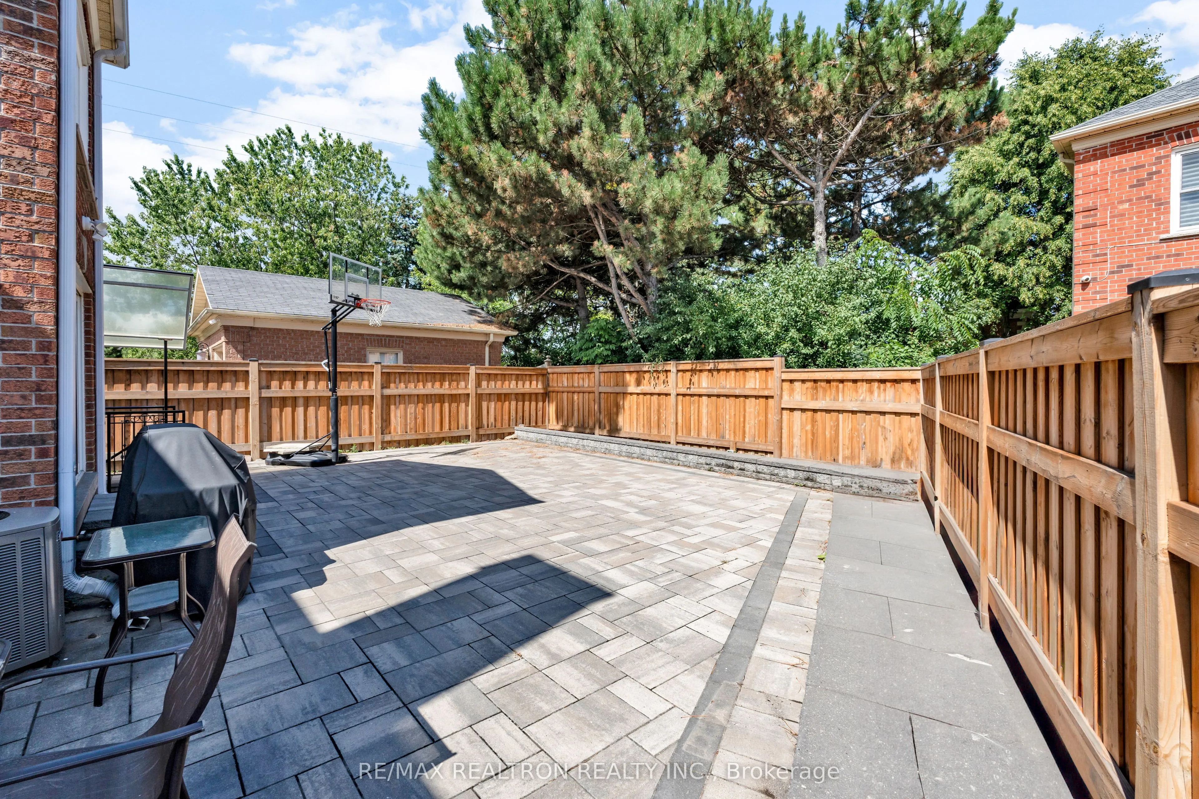 26 Cowles Court