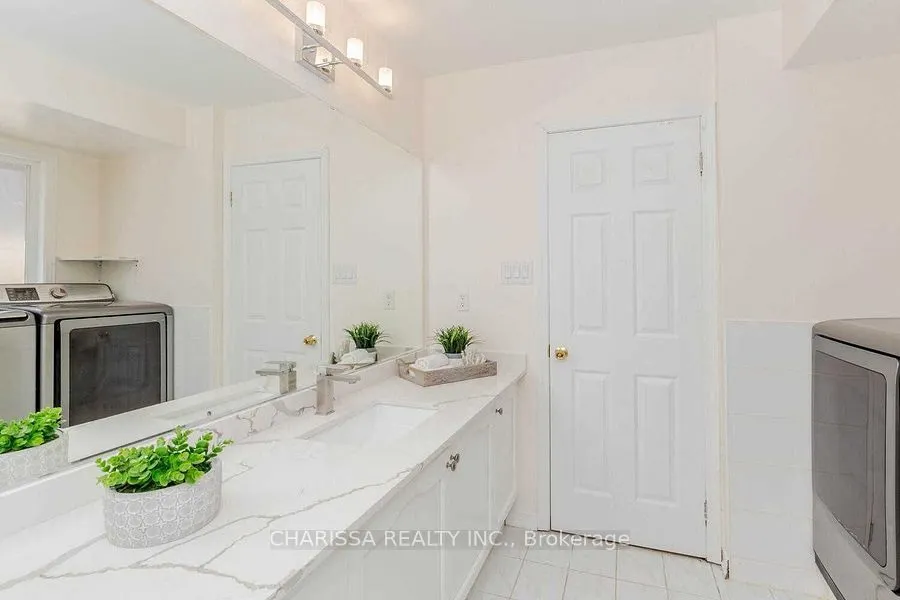 131 Argento Crescent
