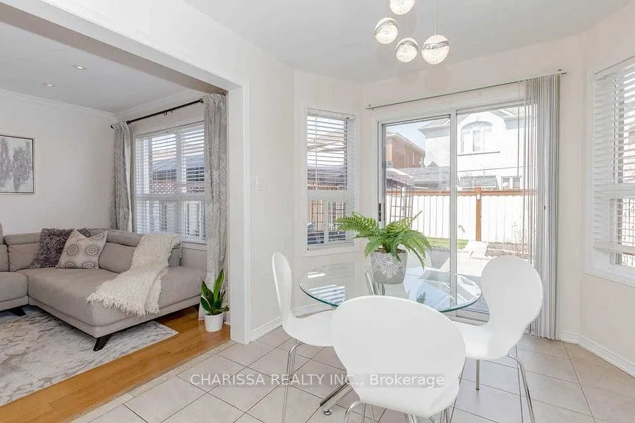 131 Argento Crescent