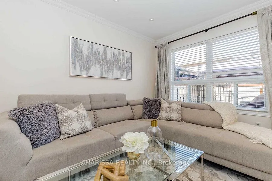 131 Argento Crescent