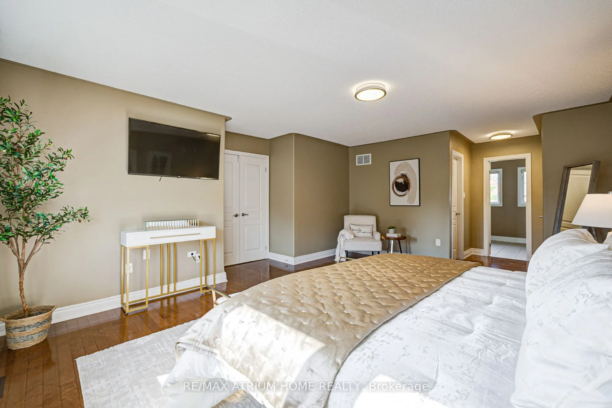11 Albright Crescent