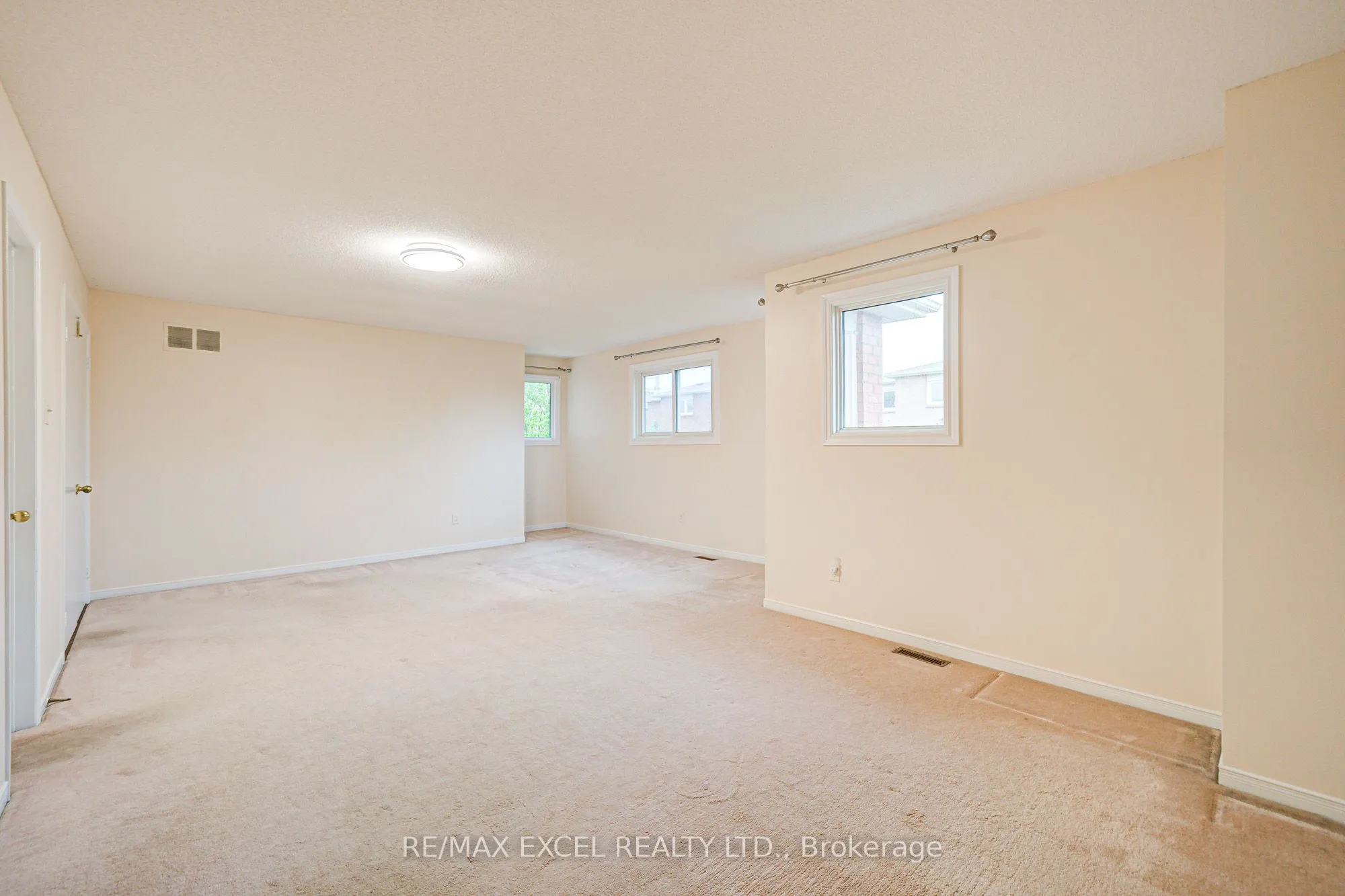 18 Tamara Drive
