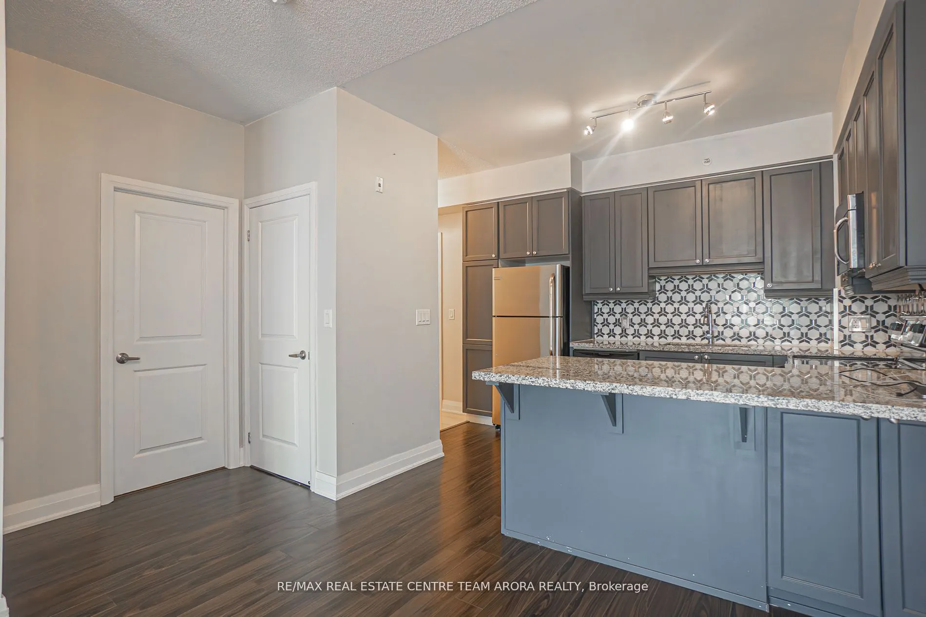 24 Woodstream Boulevard, #609