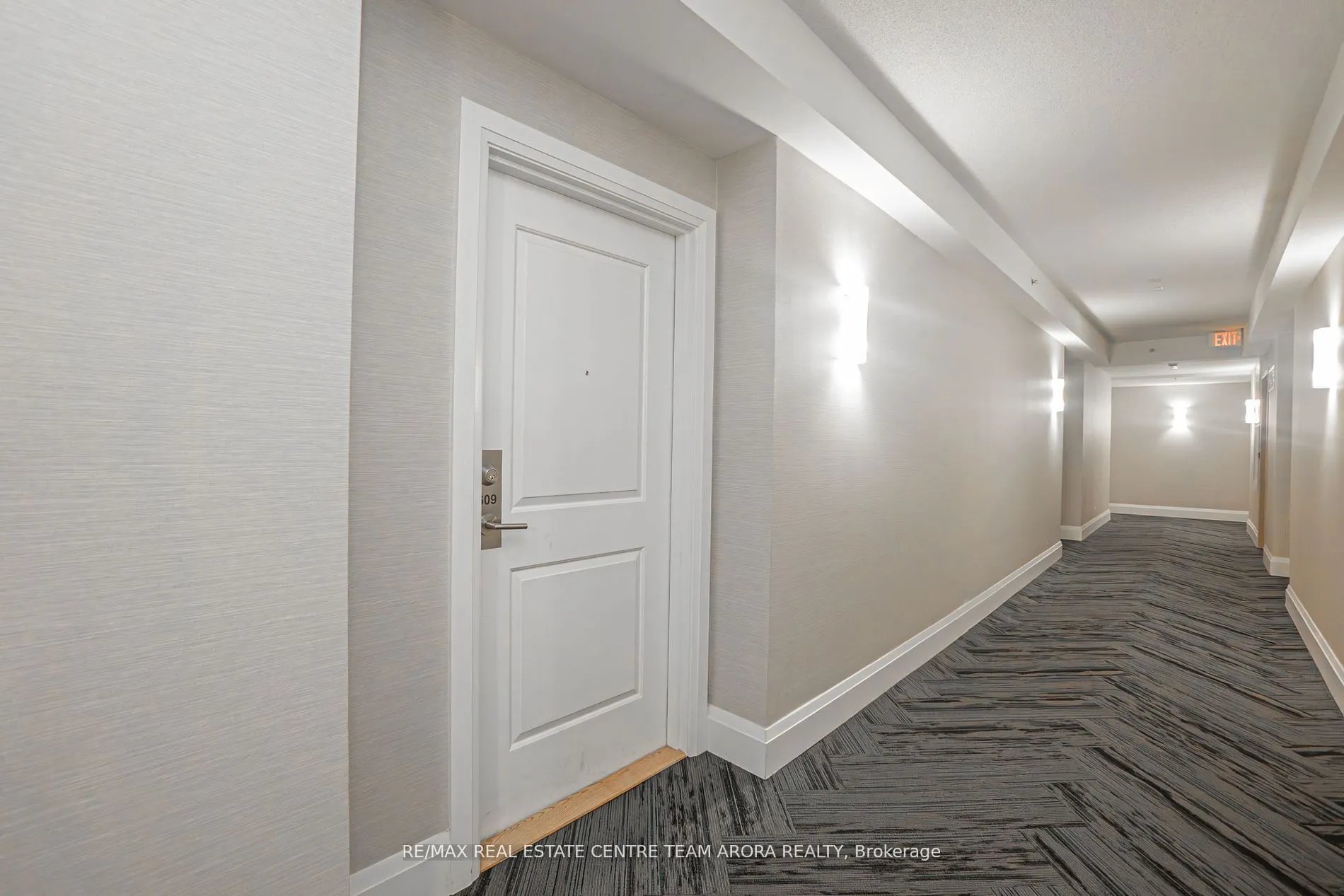 24 Woodstream Boulevard, #609